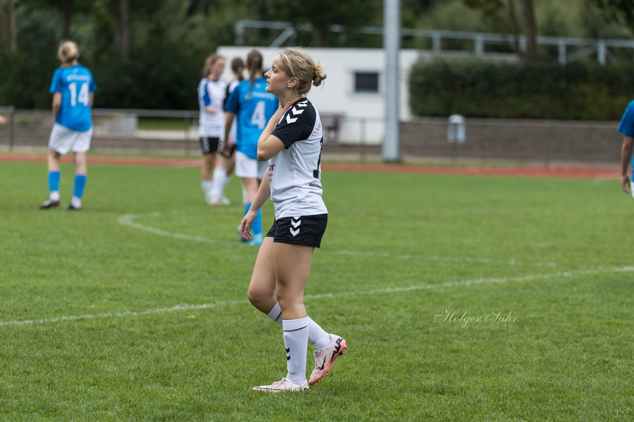 Bild 424 - wBJ VfL Pinneberg - Germania Schnelsen : Ergebnis: 15:1